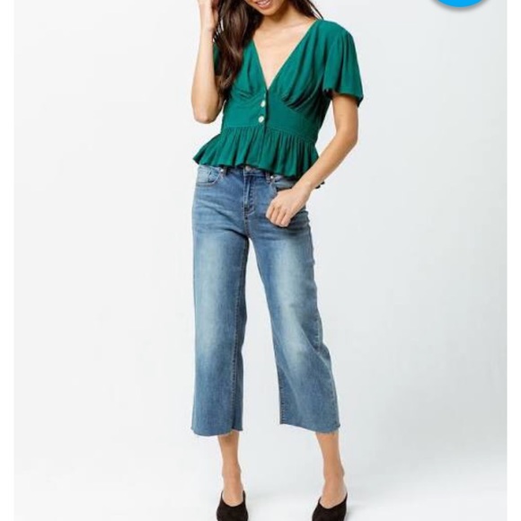 Tilly’s Patrons of Peace Emerald Peplum Crop Top💚 - Picture 4 of 4